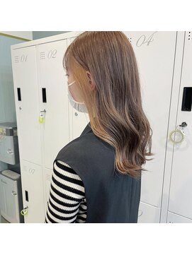 アグ ヘアー ショコラ梅田2号店(Agu hair chocolat) ちらっとインナーカラー