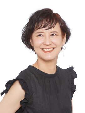 50代・60代におすすめ◎毛先に動きで華やぎシルエットボブ