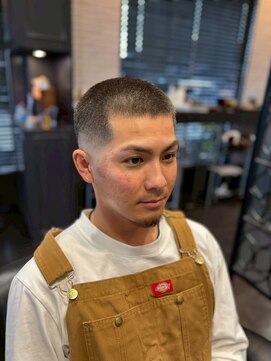 ヒロザバーバー(HIRO THE BARBER) バズカット