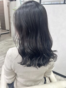 ベルヘアーデザイン 堺東(Belle hair Design) ブルーブラックイルミナカラーレイヤーカットオリーブ堺東