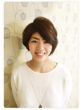 フェイバリット ヘアー プロデュース フィット(Favorite Hair Produce Fit) アシンメトリー風♪大人ショートボブ