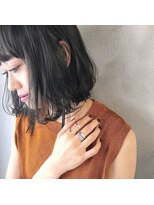 ミント(mint) 赤み除去、暗くても透けるグレー!切りっぱなしボブ