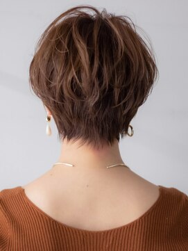 サーカス バイ ビュートリアム 青山(CIRCUS by BEAUTRIUM) マッシュショート20代30代40代大人可愛い暗髪うる艶髪青山表参道