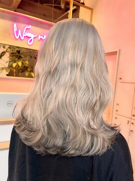 ウィクシーミミ 栄矢場町店(wixy mimi) ペールホワイト&裾ブラック