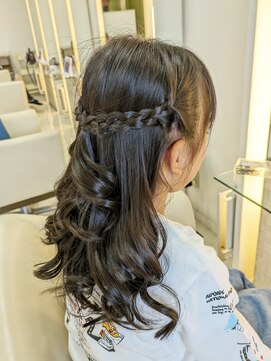 アームス リレーション(Arms Relation) 小学生だって可愛くアレンジ♪