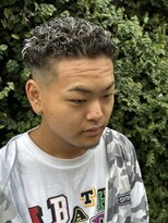 ローグ(Logue) シルバーメッシュ/極道パーマ/スキンフェード/メンズハイライト