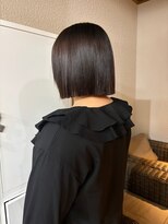 O 大人可愛いダークグレージュ黒髪暗髪切りっぱなしぱつっとボブ
