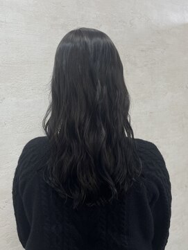 アンジェリカ(Angelica Total Beauty Lifestyle Design) ロングウェーブスタイル暗髪透明感カラー