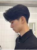 テーパーフェードニュアンスパーマ刈り上げセンターパートメンズ