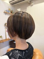 スノウ(snow)&nbsp;刈り上げマッシュな白髪ぼかし