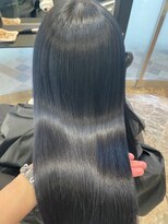 ビビ バイ マグ 岡谷店(bivi by Mag)&nbsp;透明感ダークカラーのツヤ髪ストレートロング