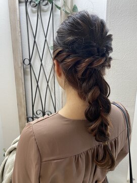 美容室 パルス 静岡鷹匠店(PALS) 編み下ろしアレンジ