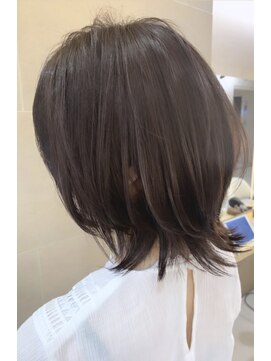 ユーフォリア 新宿通り(Euphoria) 大人かわいい☆30代40代50代☆外ハネネオウルフ☆オリーブカラー
