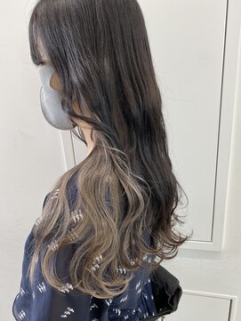 アライブ キチジョウジ(ALIVE Kichijoji) 韓国風インナーカラー/イヤリングカラー×ホワイトベージュ