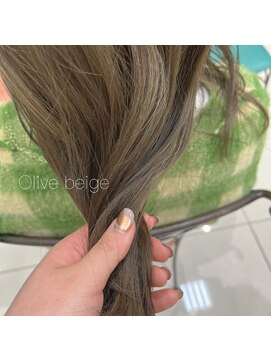 フォルテ 中田店 透明感オリーブベージュ