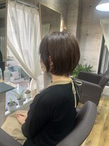 エルド(eld) 大人ショートボブ　ベージュ　伊丹