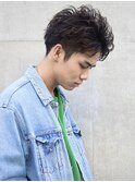スパイラルウェーブ刈り上げおしゃれショートアップバング
