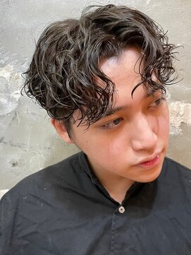 アカ(ACA) ツイストスパイラルパーマメンズカットメンズショート札幌大通