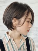 顔周りレイヤーカットくびれヘアミルクティーベージュカラー