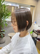 ブレス 横浜(bless) ミニボブ　切りっぱなしボブ　前下がりボブ　ベージュ　オリーブ