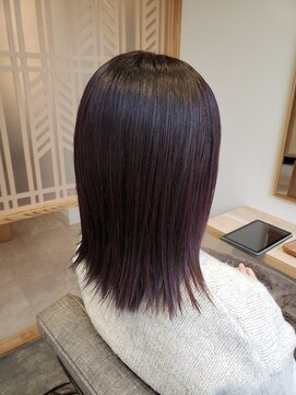 ミリ 国分寺(Mili) 外ハネミディアムヘア&ベリーピンクブラウンカラー