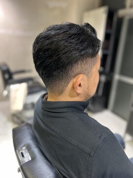 フランクスバーバーザスタンド(Frank’s barber the stand) メンズビジネスツーブロックスタイルT