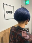 ネイビーブルーの丸みショート