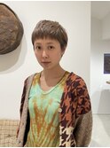 ショートカット　ブリーチカラー