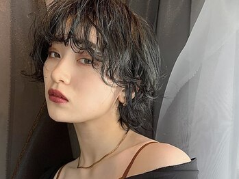 メイカ(MEIKA)の写真/＜カット+パーマ+髪質改善トリートメント ￥12100＞圧巻のデザイン力であなたの理想を叶えます☆