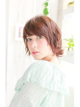 プティルカ ディーシー本店(PutiLuca D.C.) 可愛い毛束が人気の、カジュアルショートスタイル