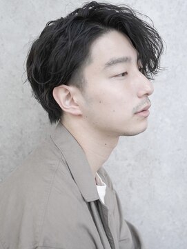 ジョエミバイアンアミ(joemi by Un ami) (joemi 新宿)耳掛けアップバング センター分け メンズパーマ近江