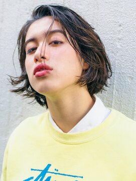 ピズム(PISM) ミニウルフ/ペールベージュ/セミウェットボブ/外ハネボブ