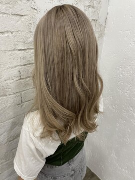 プライズ アイリス 池袋東口店(prize Iris) ミルクティーベージュ/20代30代/￥8800