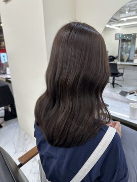 シェノン サントル(CHAINON CENTRE) ダークアッシュ/シアーカラー/セミディ/[梅田/大阪]