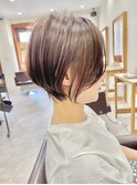 ハンサムショート×グレーベージュ/グレージュカラー
