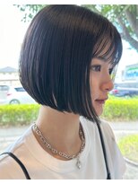 カムジーヘッドカミノウラ(COMEGHEAD KAMINOURA)&nbsp;大人マッシュショート丸みショート黒髪ショートベリーショート