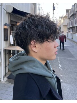 オムファミーユラグ(homme, famille raugh) 刈り上げマッシュ×ハイライト