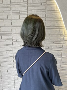 シアエミュー 新越谷店(SHEER emu) オリーブカラーとくびれレイヤーボブ