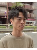 黒髪ビジカジソフトツイストスパイラルパーマアップバング