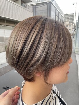 レイリー(LAiLy) ハイライト×ショートボブ