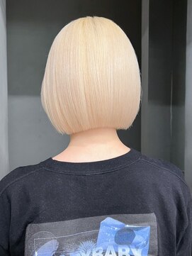 アルバム 銀座(ALBUM GINZA) ボブおくれ毛美髪ミディアムホワイトブロンド_ba547241