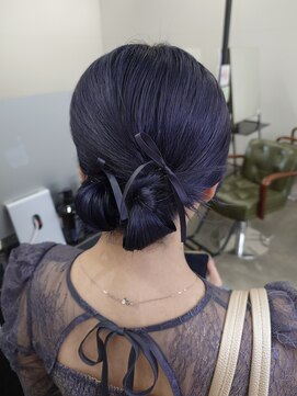 ジュノ 鹿児島中央店(Juno) タイトなツインシニヨン