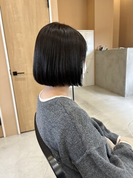 ジジ インターパーク 宇都宮(Gigi) 顎ライン内巻きボブ/透明感カラー【宇都宮/インターパーク】