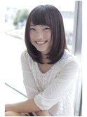 ツヤ感○ミディアムストレートスタイル