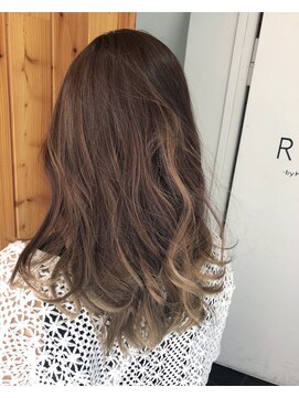 ベイルーム(BAYROOM by HONEY omotesando) アッシュベージュ×ハイライト「BAYROOM横浜」