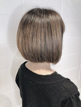 シェル 吉祥寺(shell) まとまり感バッチリ！ナチュラル前下がりボブ！