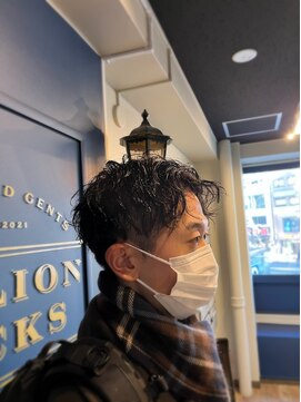 ミリオンバックス 上野(Million Bucks) ツーブロック/束間/アップバング/波打ちパーマ[メンズ/上野]