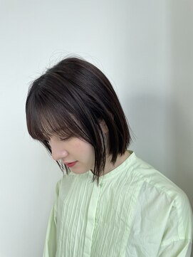 エクリボンヌ(equri bonne) 耳かけぱつっとボブ