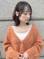大人黒髪外ハネミディアムレイヤー