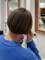 ニュイ(NUIT)&nbsp;ダブルカラーミルクティーベージュカラーケアブリーチミニボブ